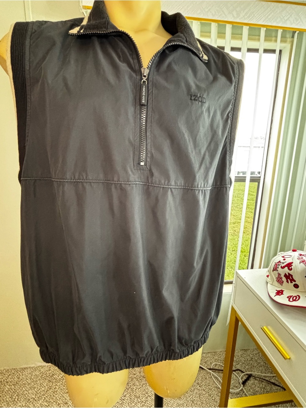 Izod Black Sleeveless Half-Zip Windbreaker Vest
